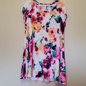 NWOT White floral mini dress with pockets